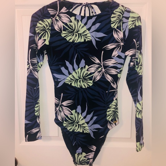 Roxy Other - Roxy one piece bathing suit (S)
